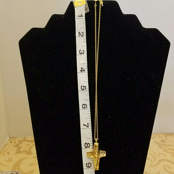 Trifari necklace with a cross pendant - Picture 5 of 8